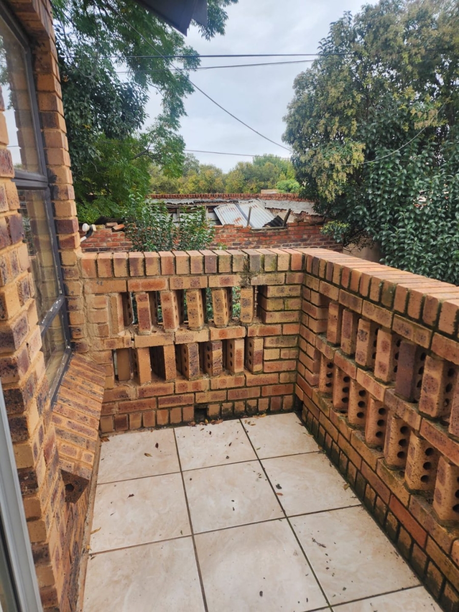6 Bedroom Property for Sale in Manzil Park North West